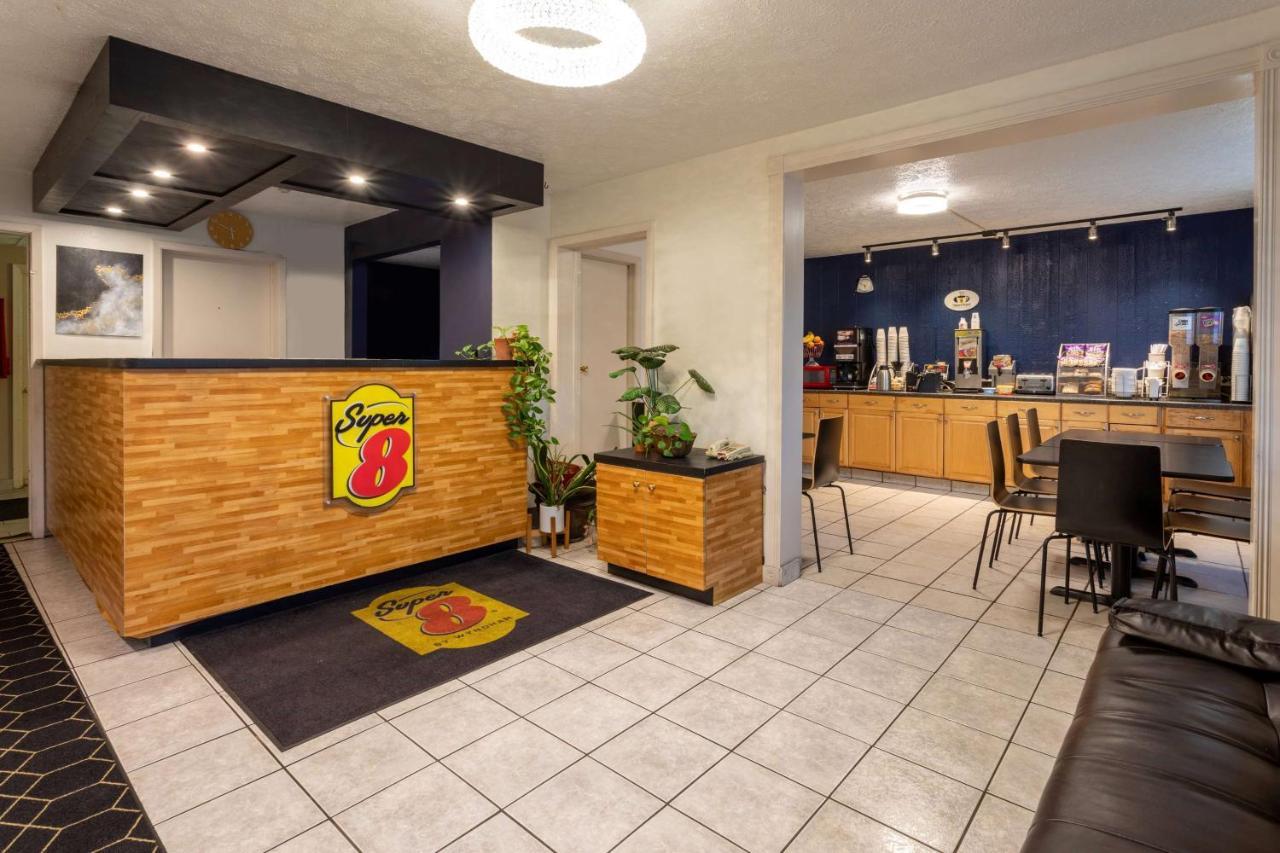 Hotel Super 8 By Wyndham Wooster Esterno foto