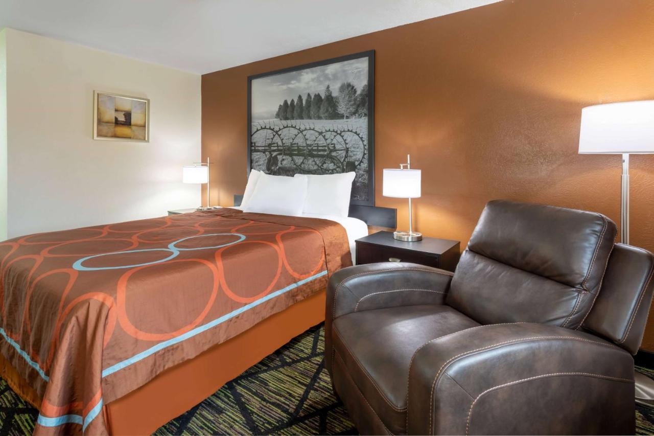 Hotel Super 8 By Wyndham Wooster Esterno foto