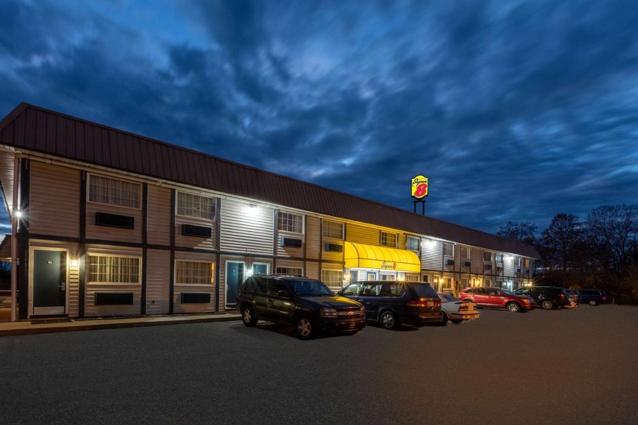 Hotel Super 8 By Wyndham Wooster Esterno foto