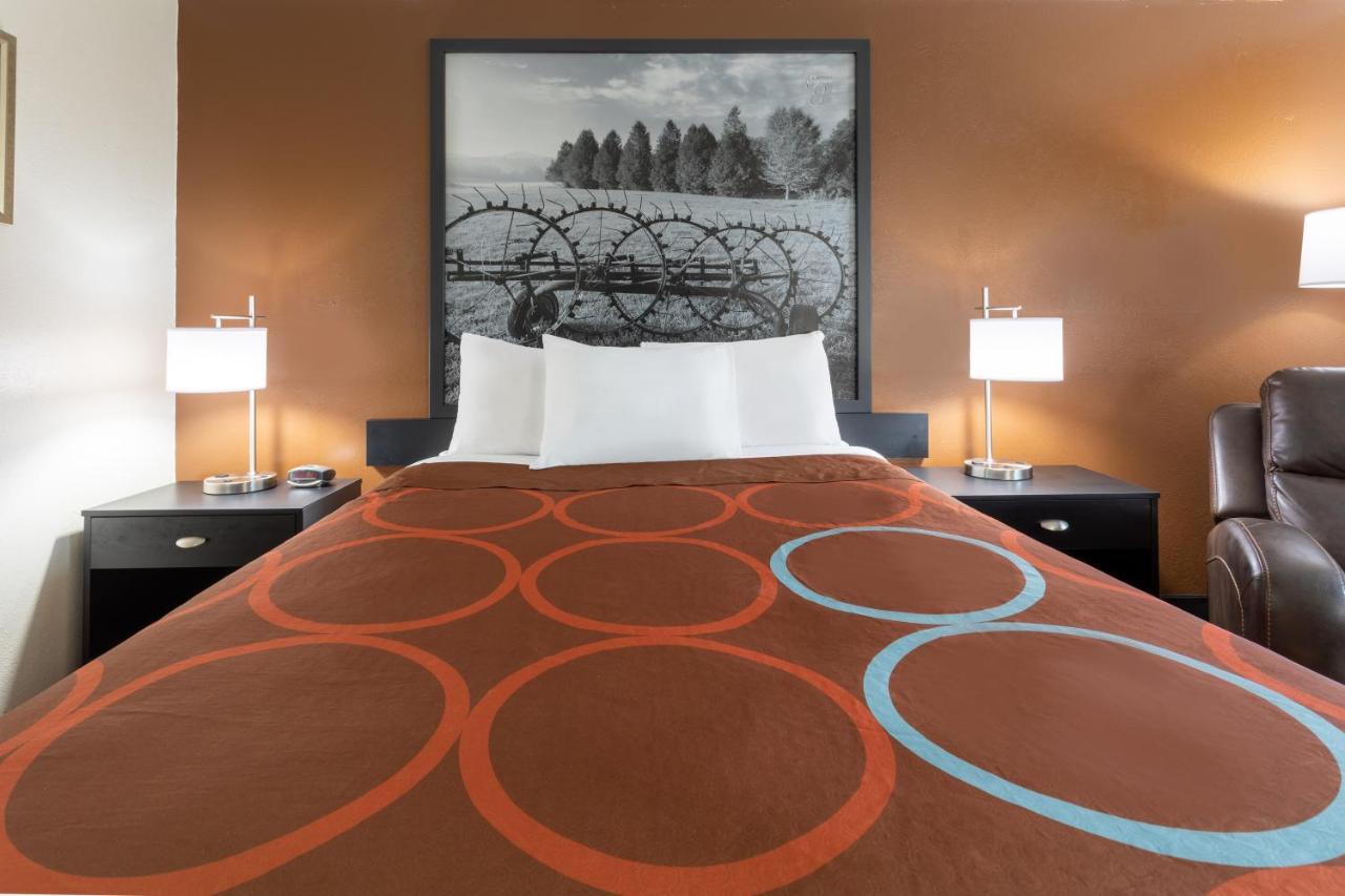 Hotel Super 8 By Wyndham Wooster Esterno foto